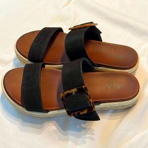 Mia Sandals